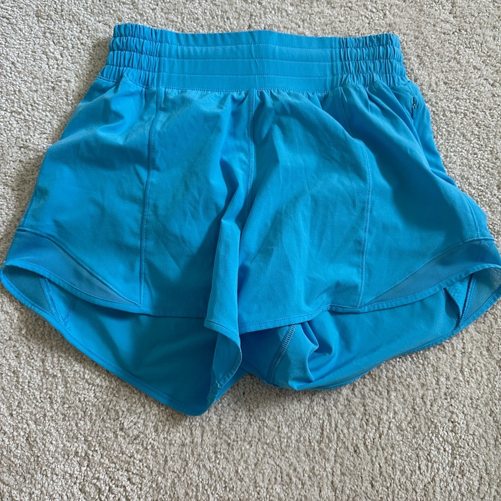 Lululemon Hotty hot high rise Shorts - 4 in. inseem